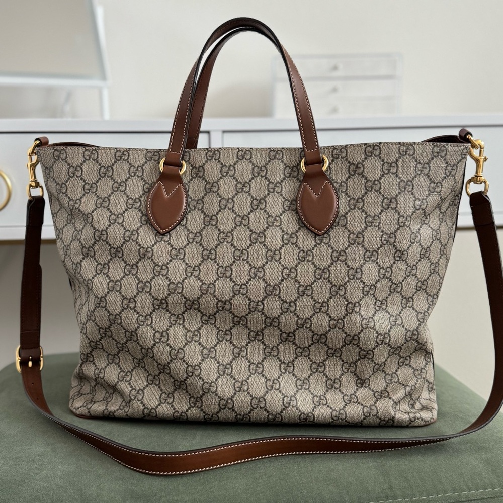 Gucci soft tote GG supreme monogram (size medium)